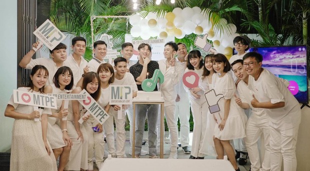 Sự im lặng của Sơn Tùng và Chủ tịch M-TP - Ảnh 5. Sự im lặng của Sơn Tùng và Chủ tịch M-TP - Ảnh 5.