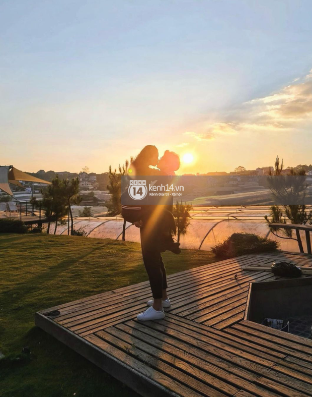 Cuối cùng, Huy Trần đã công khai ảnh ôm ấp Ngô Thanh Vân tại địa điểm từng bị soi loạt hint du lịch cùng nhau? - Ảnh 5. Cuối cùng, Huy Trần đã công khai ảnh ôm ấp Ngô Thanh Vân tại địa điểm từng bị soi loạt hint du lịch cùng nhau? - Ảnh 5.